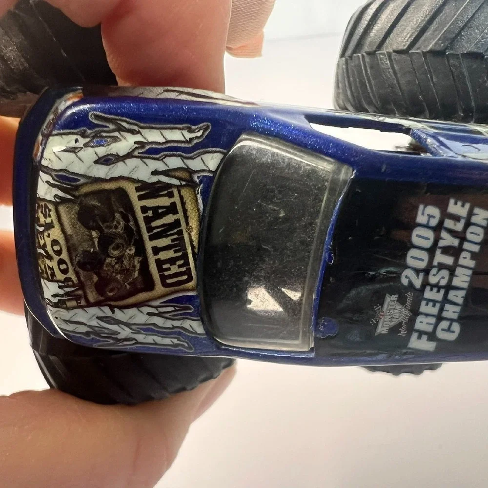 Hot Wheels‎ Monster Jam Bounty Hunter Freestyle Champion 2005, 1/64, Silver Rims